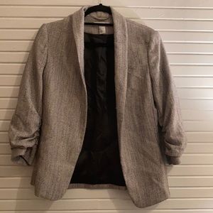 Blazer with ruched sleeves